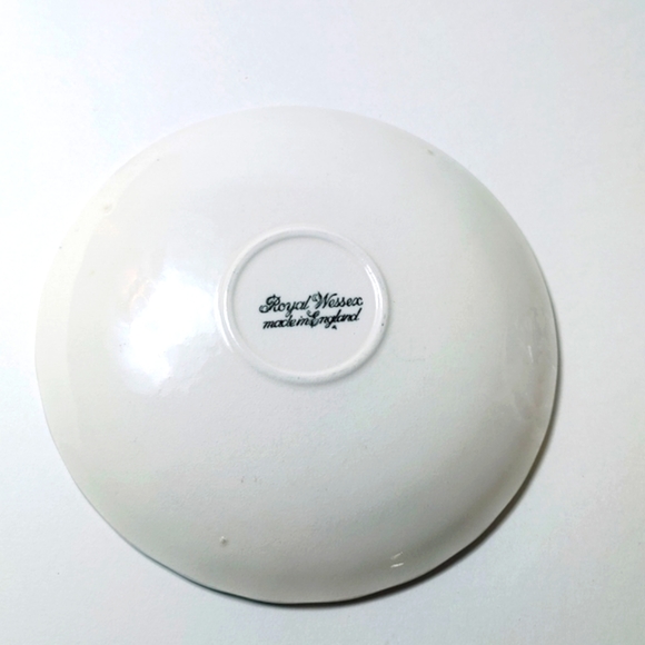 Vintage Blue Willow tea cup & saucer - Picture 8 of 8